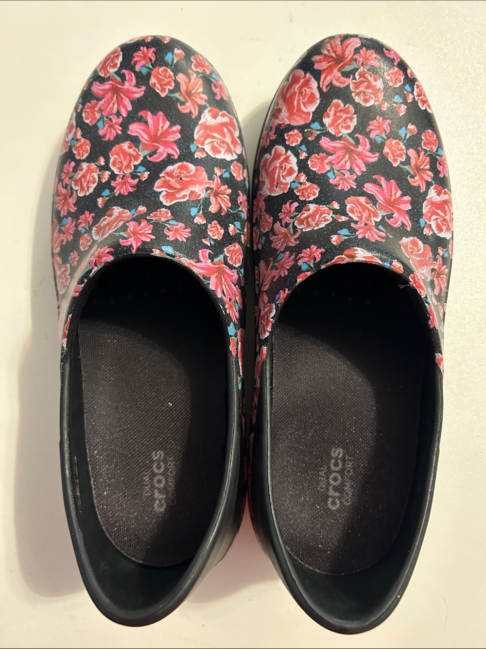 CROCS W10 Black Slip-On Clogs with Pink Floral Print